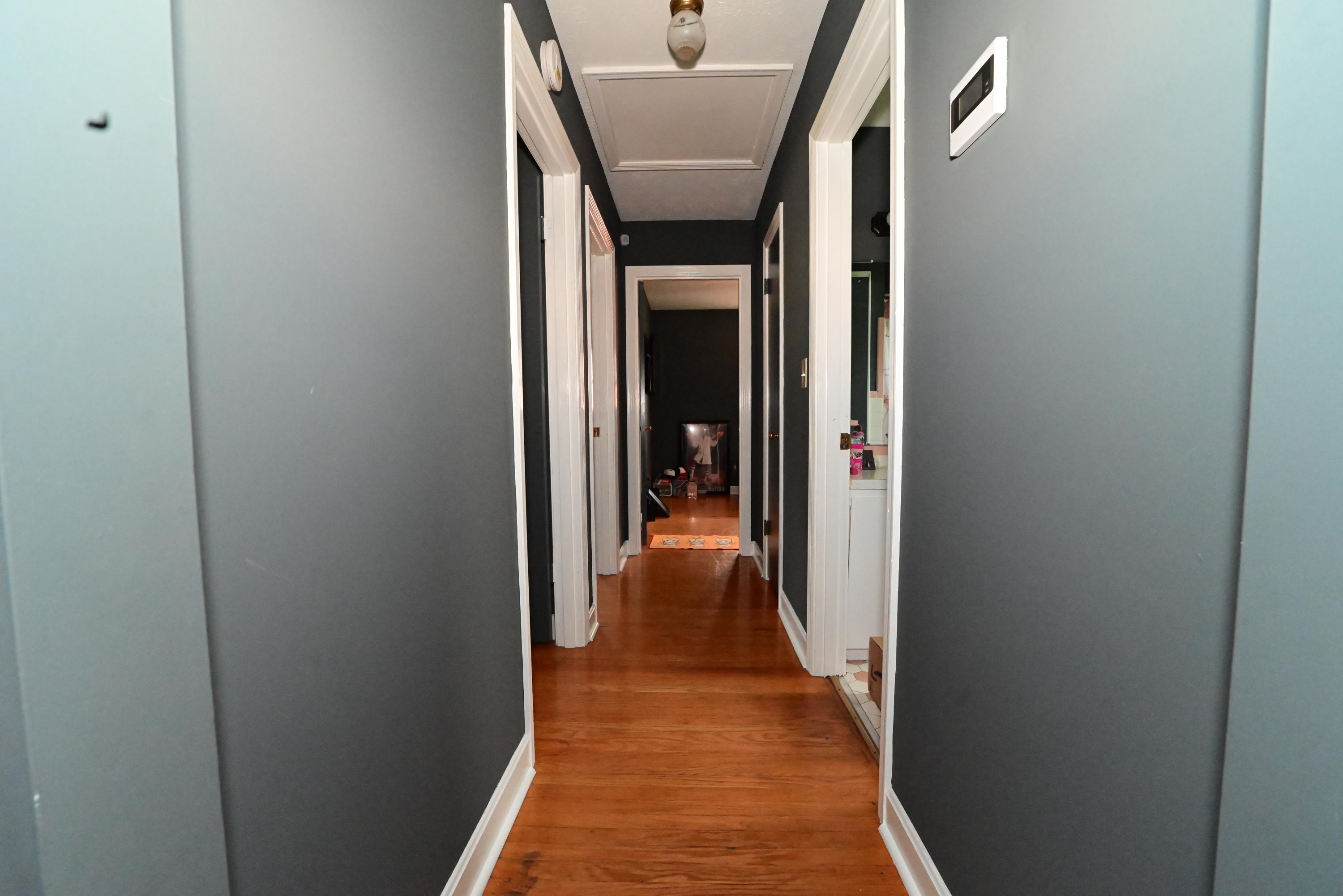 2012 Farnsley Road Louisville, KY 40216 - Photo 23 of 29 Hallway