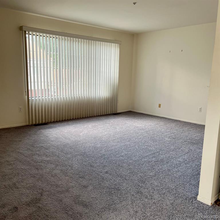 42486 Saratoga Road Canton, MI 48187 - Photo 3 of 17