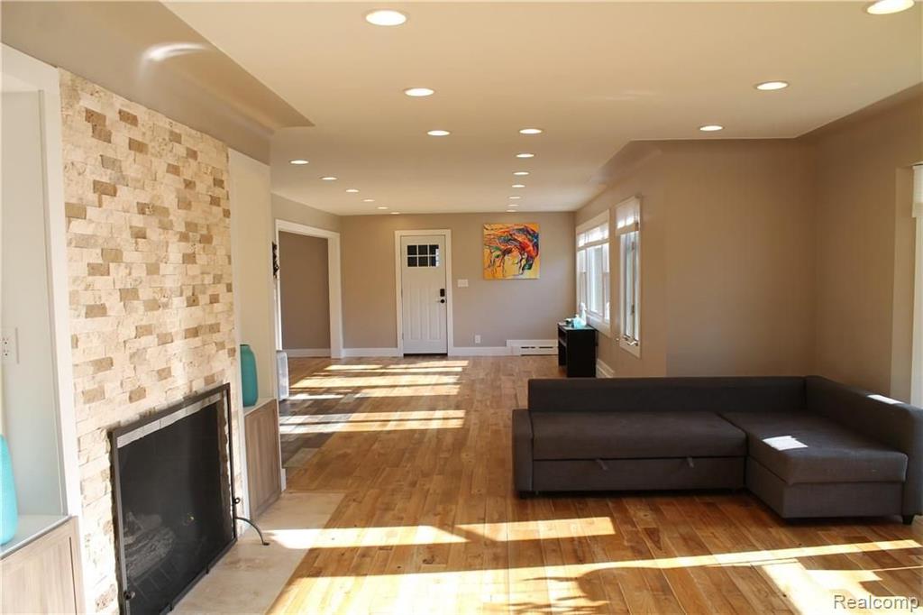 29204 Utley Road Farmington Hills, MI 48334 - Photo 12 of 52