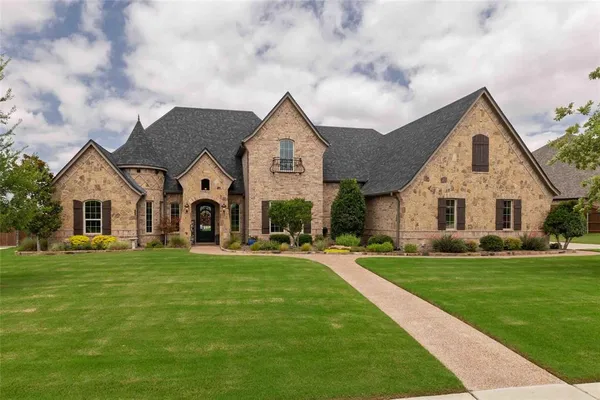 $925,000 | 1408 Clover Drive, Haslet, TX 76052
