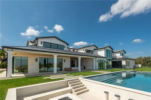 a view of a large building