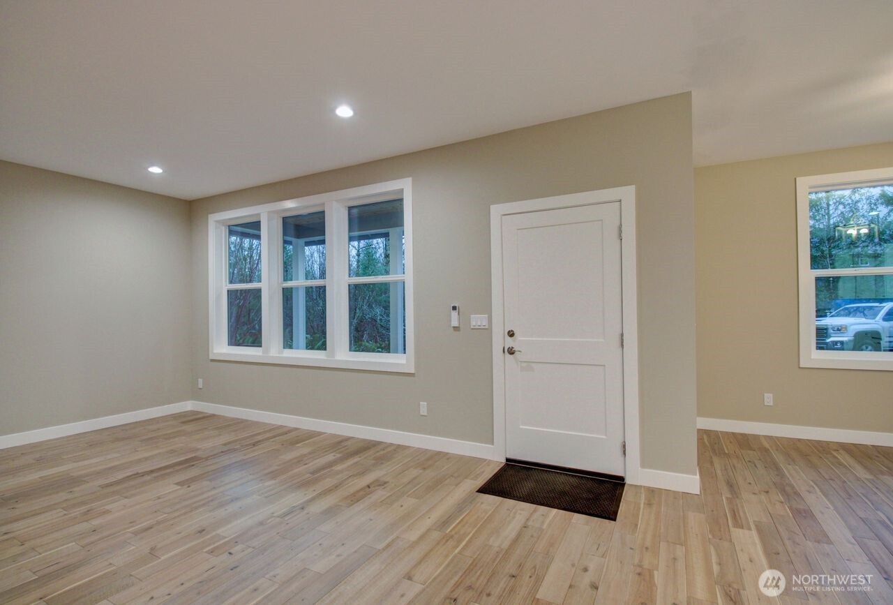 8583 Trillium Lane Concrete, WA 98237 - Photo 3 of 34