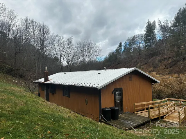 $75,000 | 321 Raccoon Branch Rd Green Mountain, Green Mountain, NC 28740