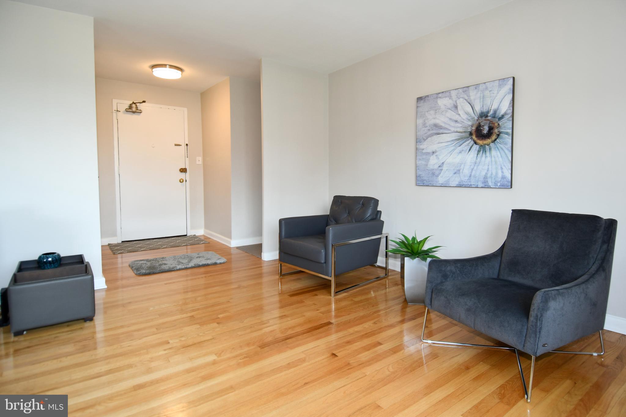 1200 South Arlington Ridge Road, Unit 704 Arlington, VA 22202 - Photo 4 of 30 Living Room to Foyer