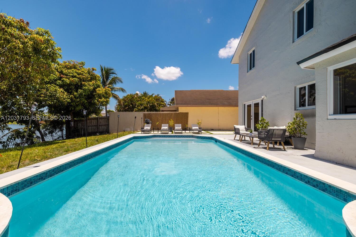 9650 Southwest 9th Court Pembroke Pines, FL 33025 - Photo 11 of 35