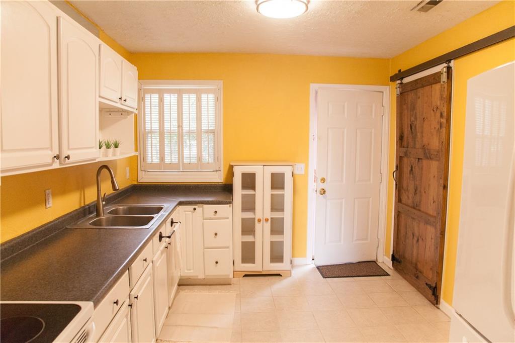 1916 Ruth Drive Indianapolis, IN 46240 - Photo 5 of 14 Gallery Image 5