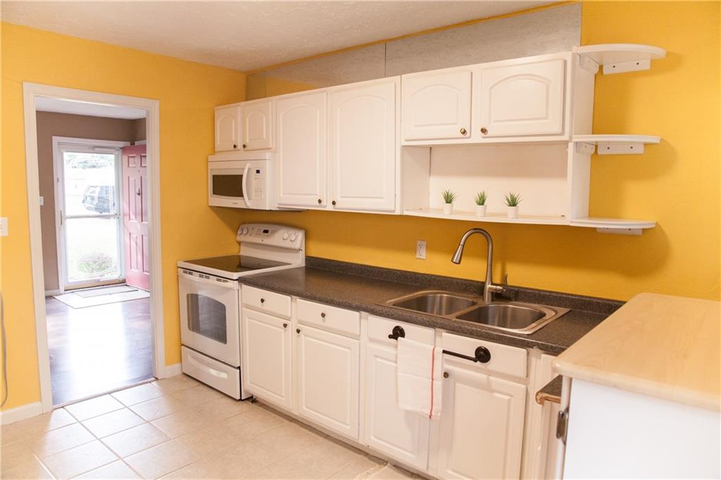 1916 Ruth Drive Indianapolis, IN 46240 - Photo 6 of 14 Gallery Image 6