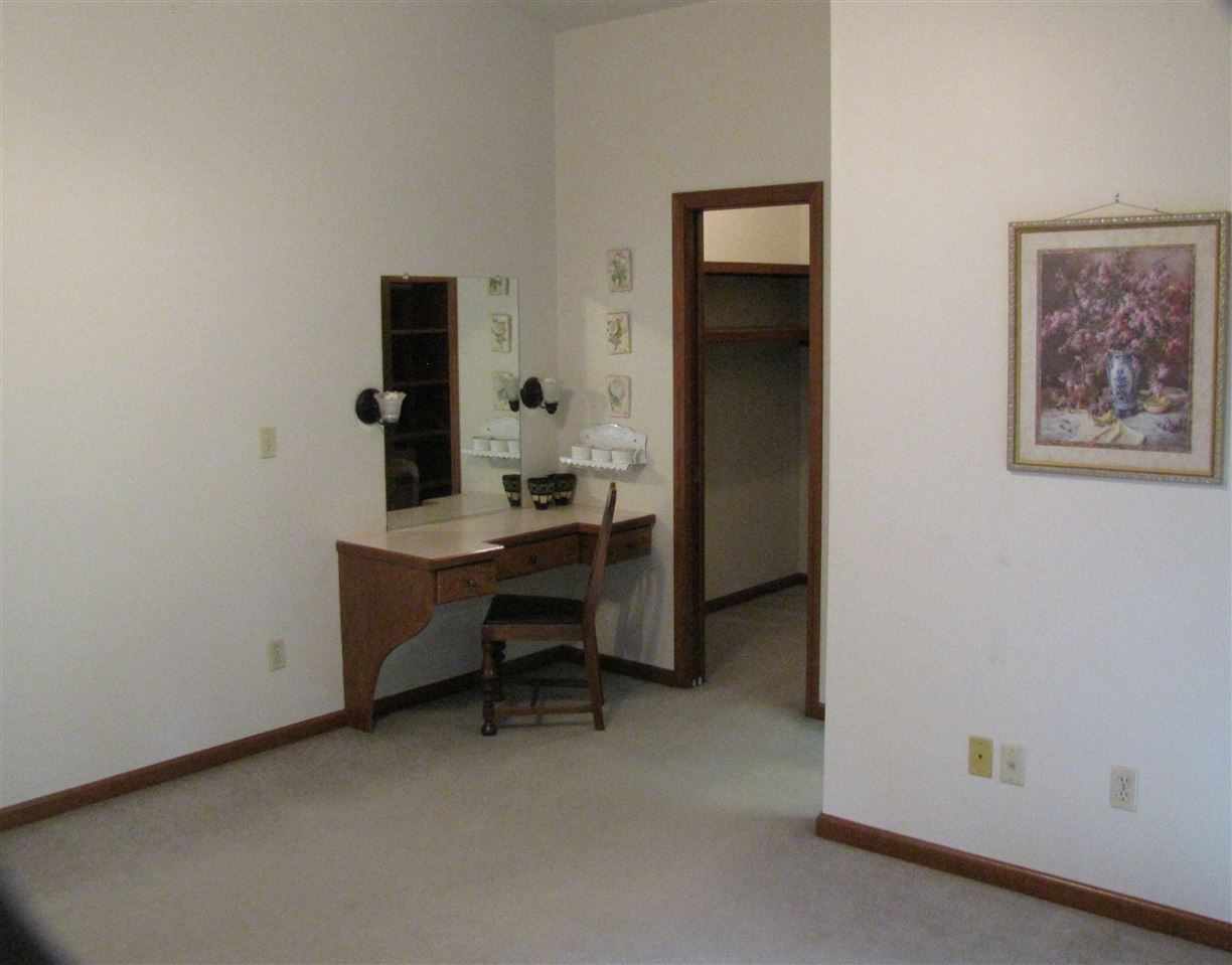 20799 Rivers Edge Drive Goshen, IN 46528 - Photo 8 of 29 Gallery Image 8