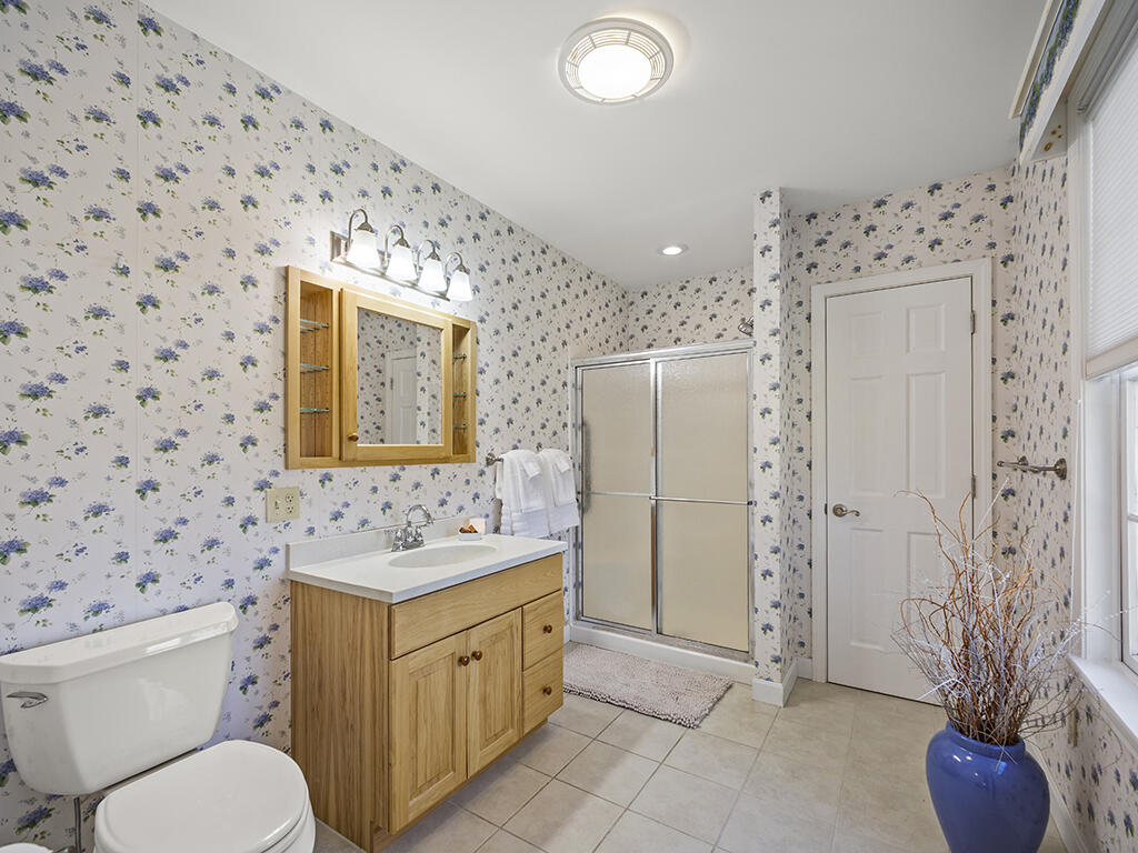 280 Pond Road Mount Vernon, ME 04352 - Photo 17 of 44 Primary bath