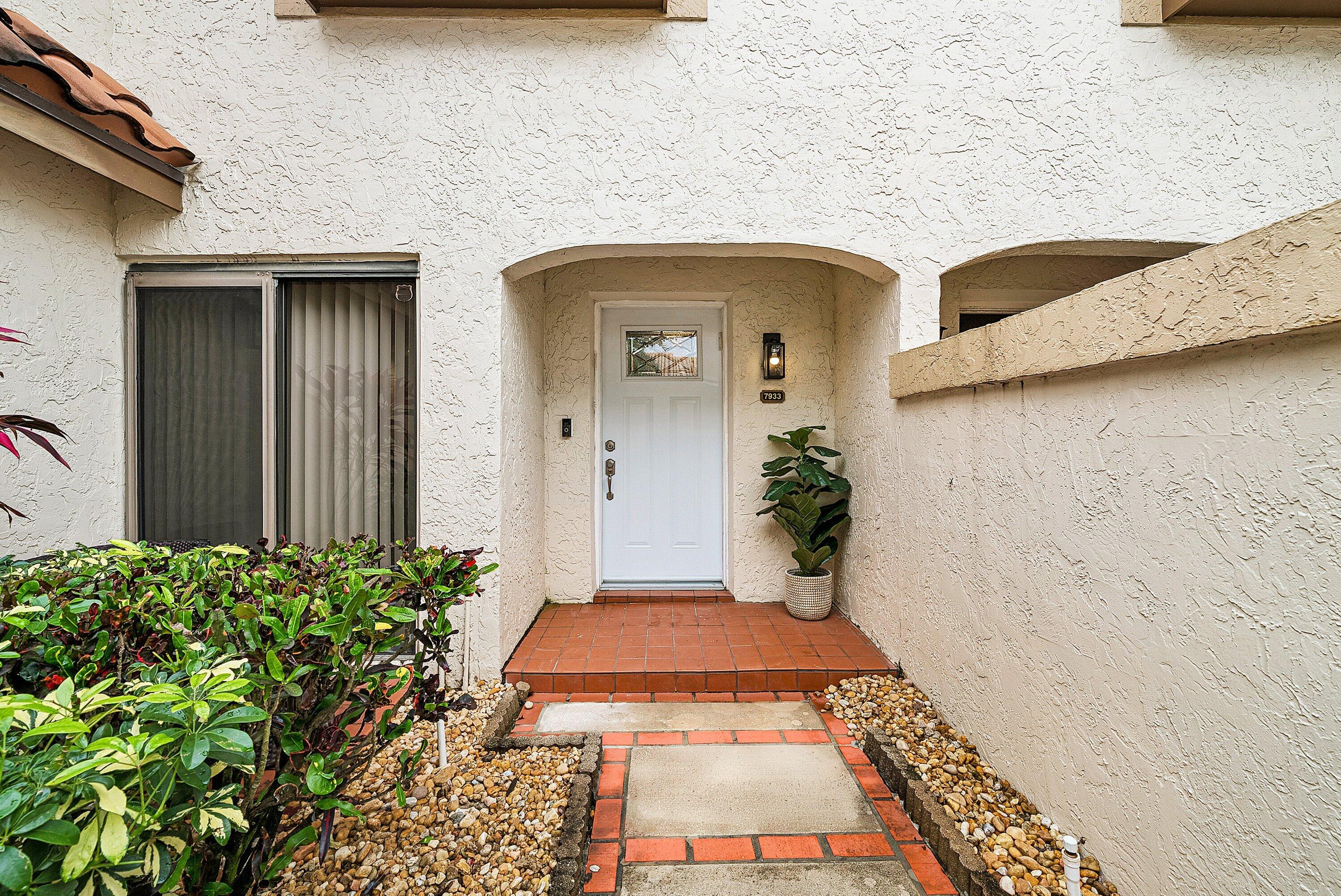 7933 La Mirada Drive Boca Raton, FL 33433 - Photo 5 of 33 004-7933LaMiradaDrive-BocaRaton-FL-33433