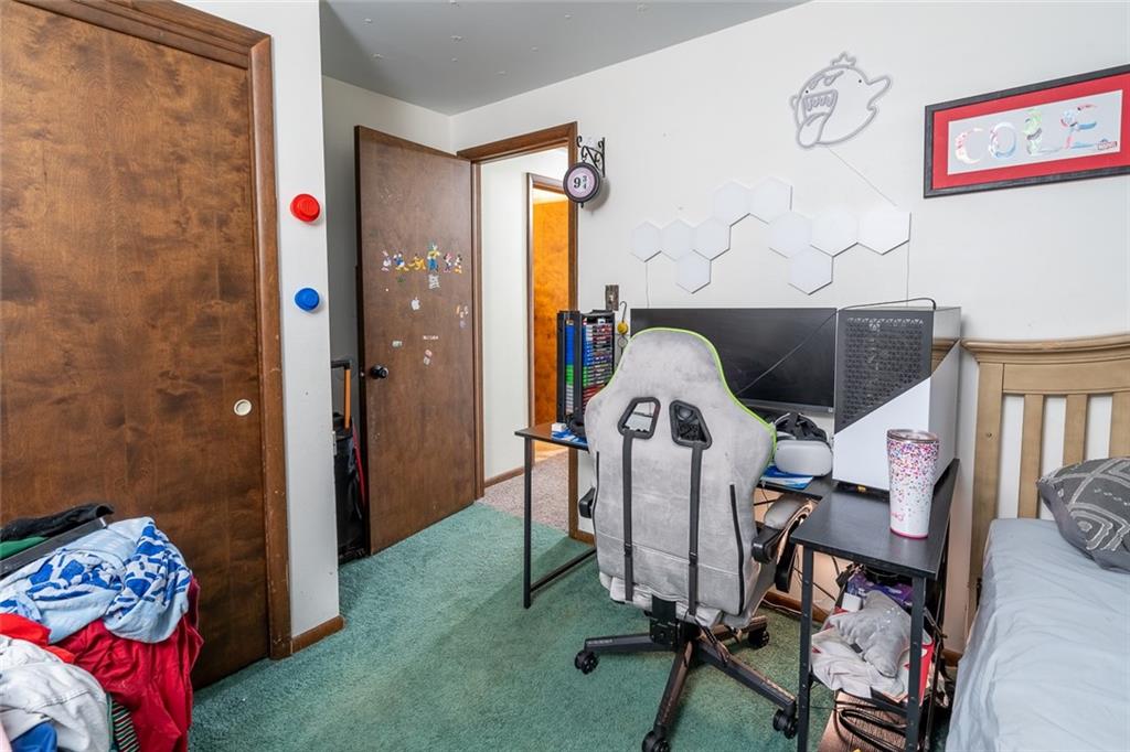 181 Hamtom Road Eighty Four, PA 15330 - Photo 23 of 42 a view of an entryway with workspace