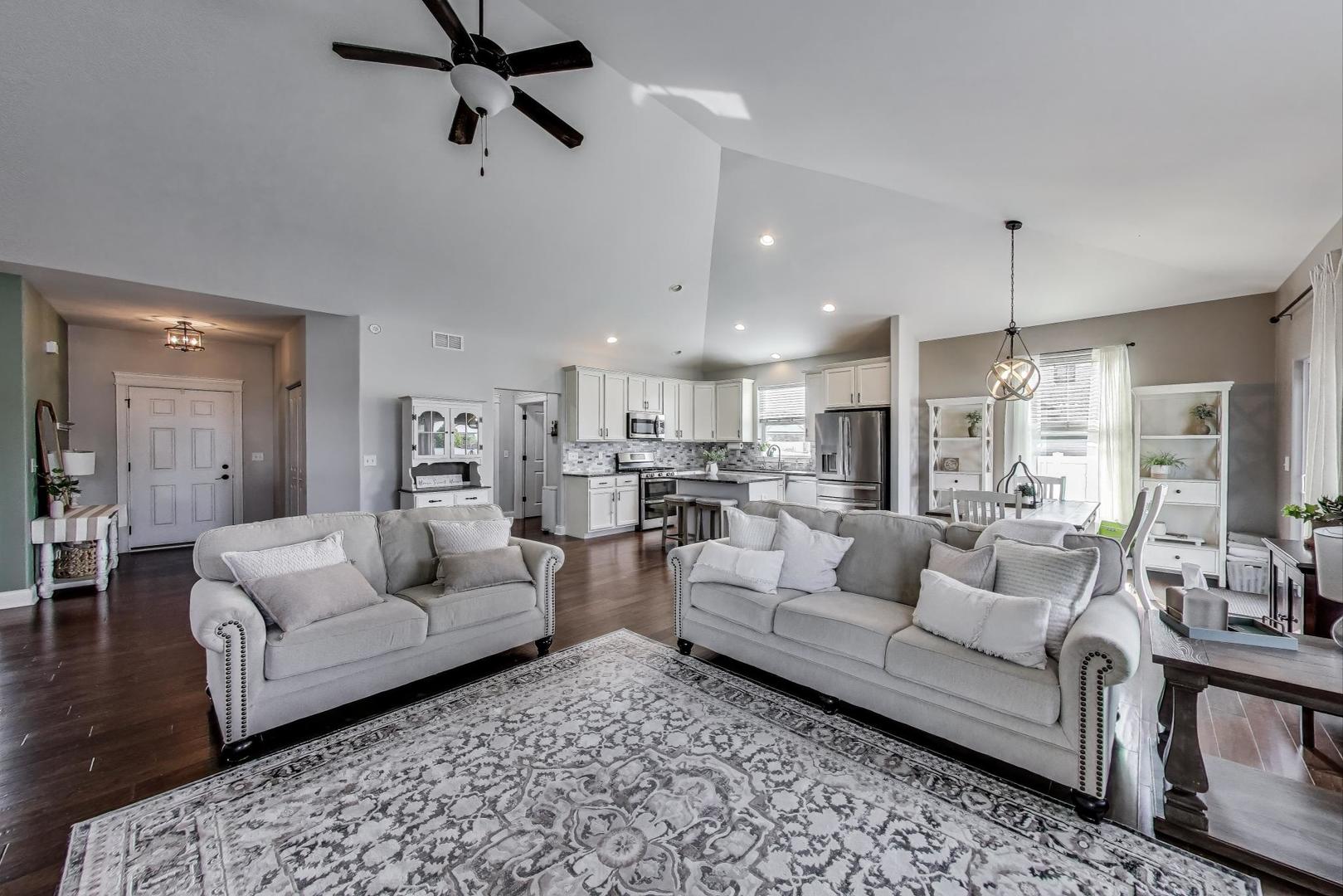 2320 Coventry Circle South Sycamore, IL 60178 - Photo 8 of 41