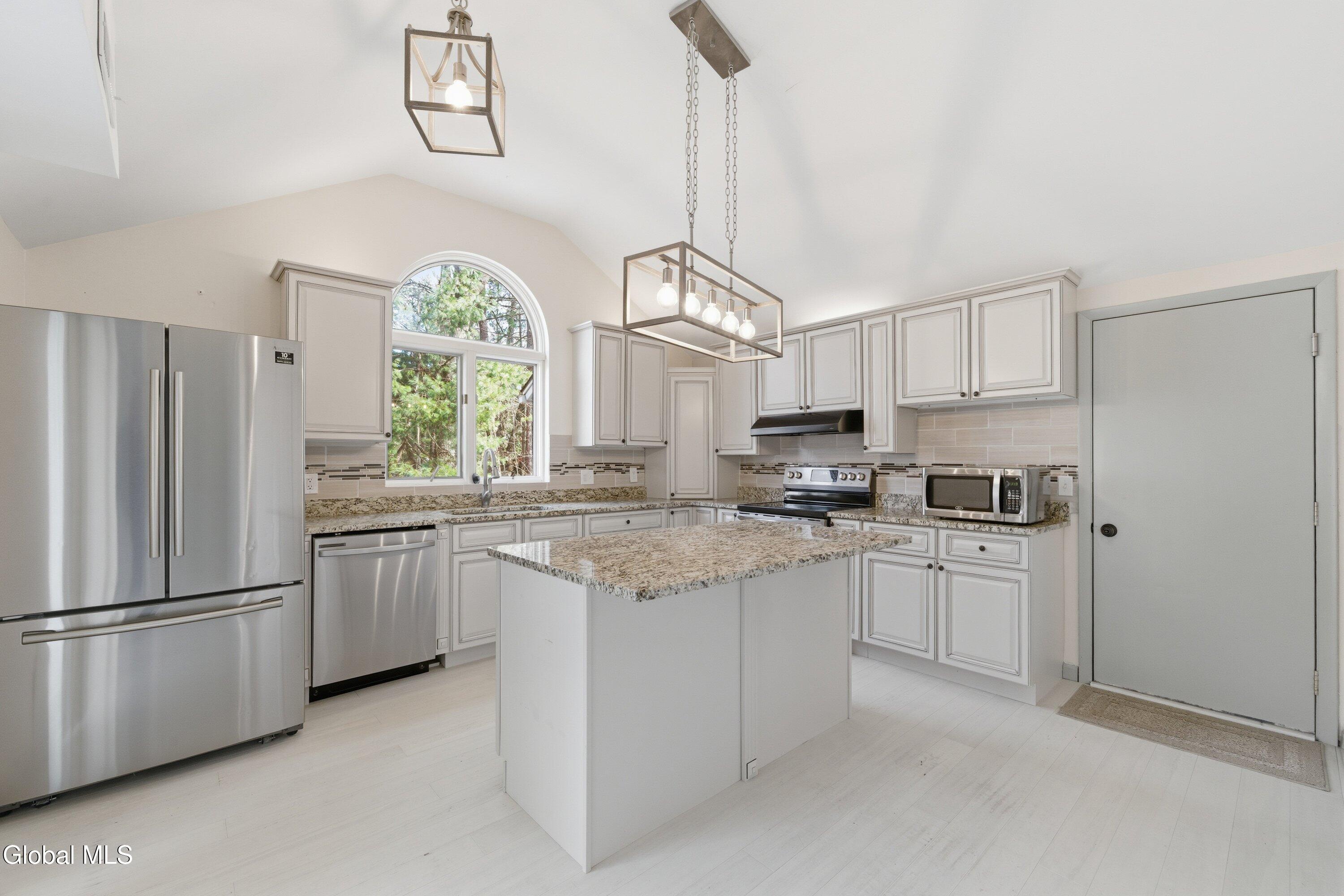 18 Glade Mallow Road Malta, NY 12020 - Photo 8 of 34 18 Glade Mallow Rd-8