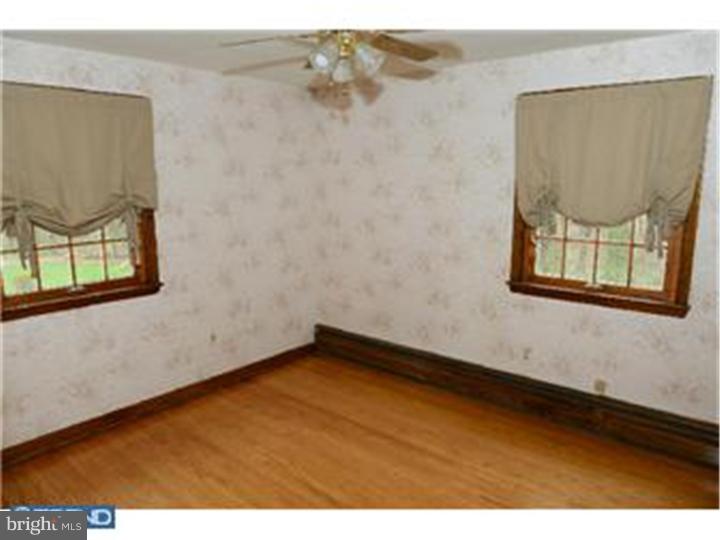 607 Sackettsford Road Ivyland, PA 18974 - Photo 22 of 25 Bedroom 3