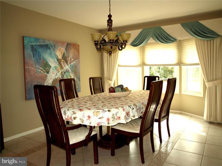 47 Perilli Drive Hamilton, NJ 08610 - Photo 4 of 22 Dining Room