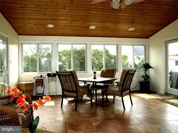 47 Perilli Drive Hamilton, NJ 08610 - Photo 10 of 22 Sun Room