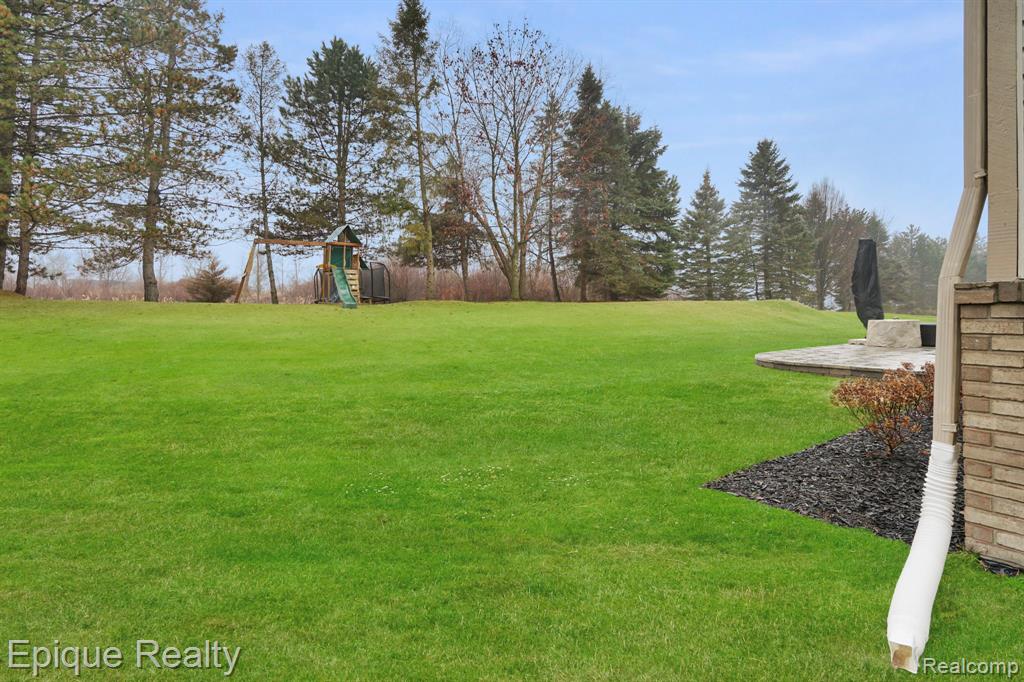 3593 Normandy Drive Rochester, MI 48306 - Photo 25 of 29 Gallery Image 25