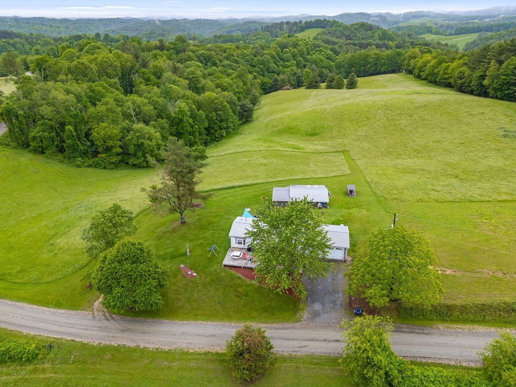1605 Cornerstone Road Independence, VA 24348 - Photo 40 of 72 Gallery Image 40