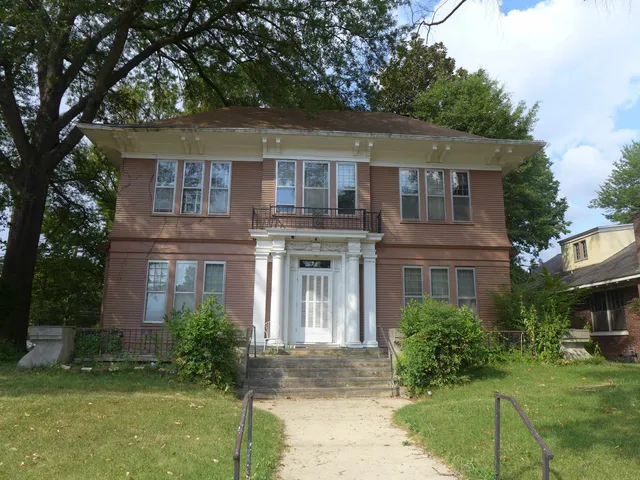 $170,000 | 1792 Forest Avenue, Unit 1 2 & 3, Memphis, TN 38112