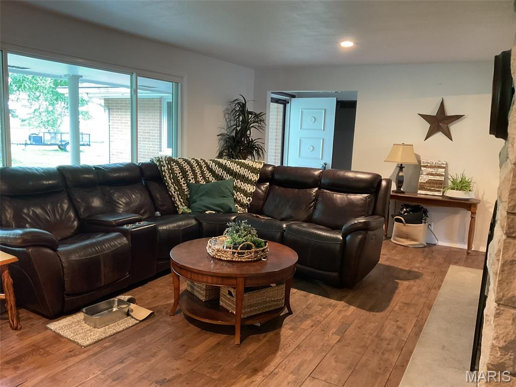 4303 Highway 160 Highland, IL 62249 - Photo 3 of 54