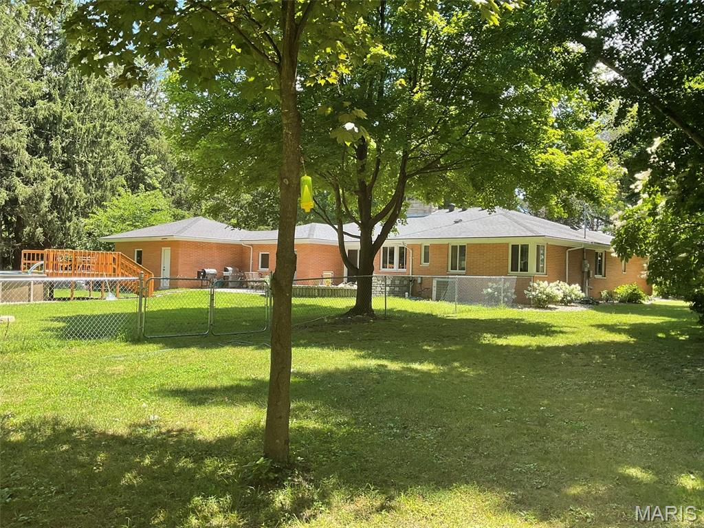 4303 Highway 160 Highland, IL 62249 - Photo 36 of 54