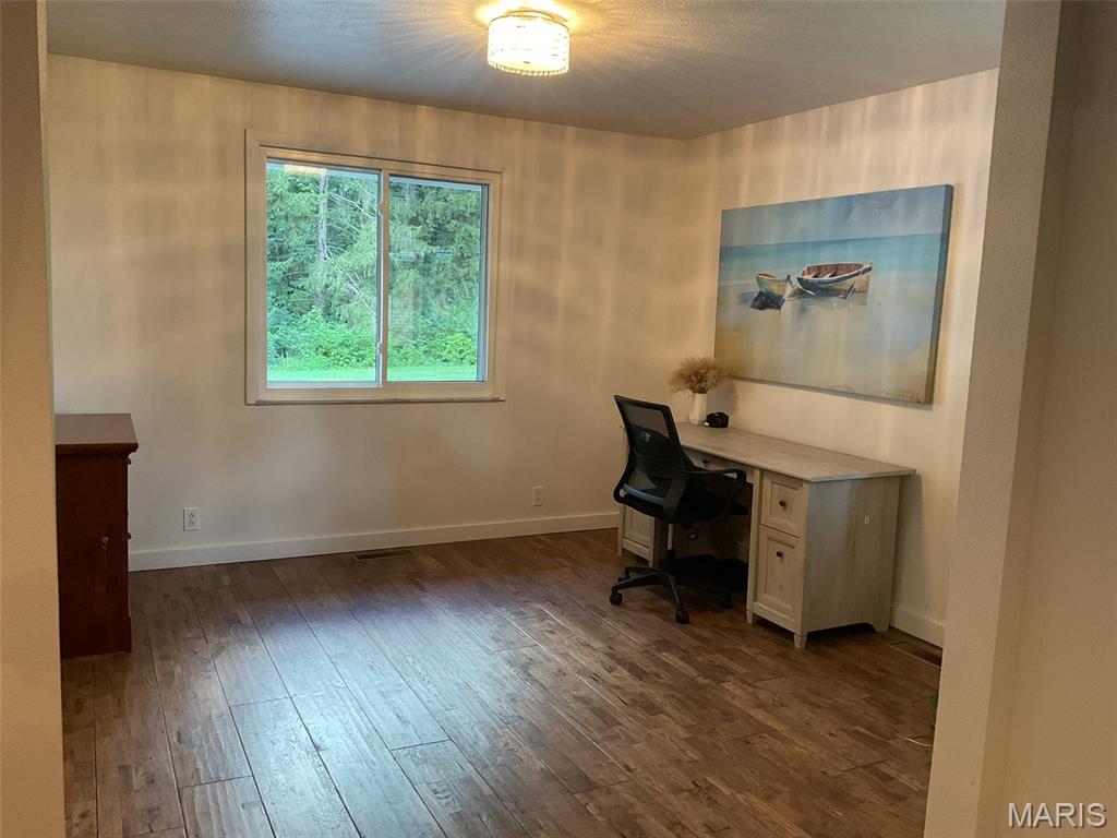 4303 Highway 160 Highland, IL 62249 - Photo 5 of 54