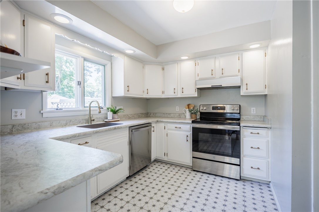 30 Rawlinson Road Irondequoit, NY 14617 - Photo 12 of 44