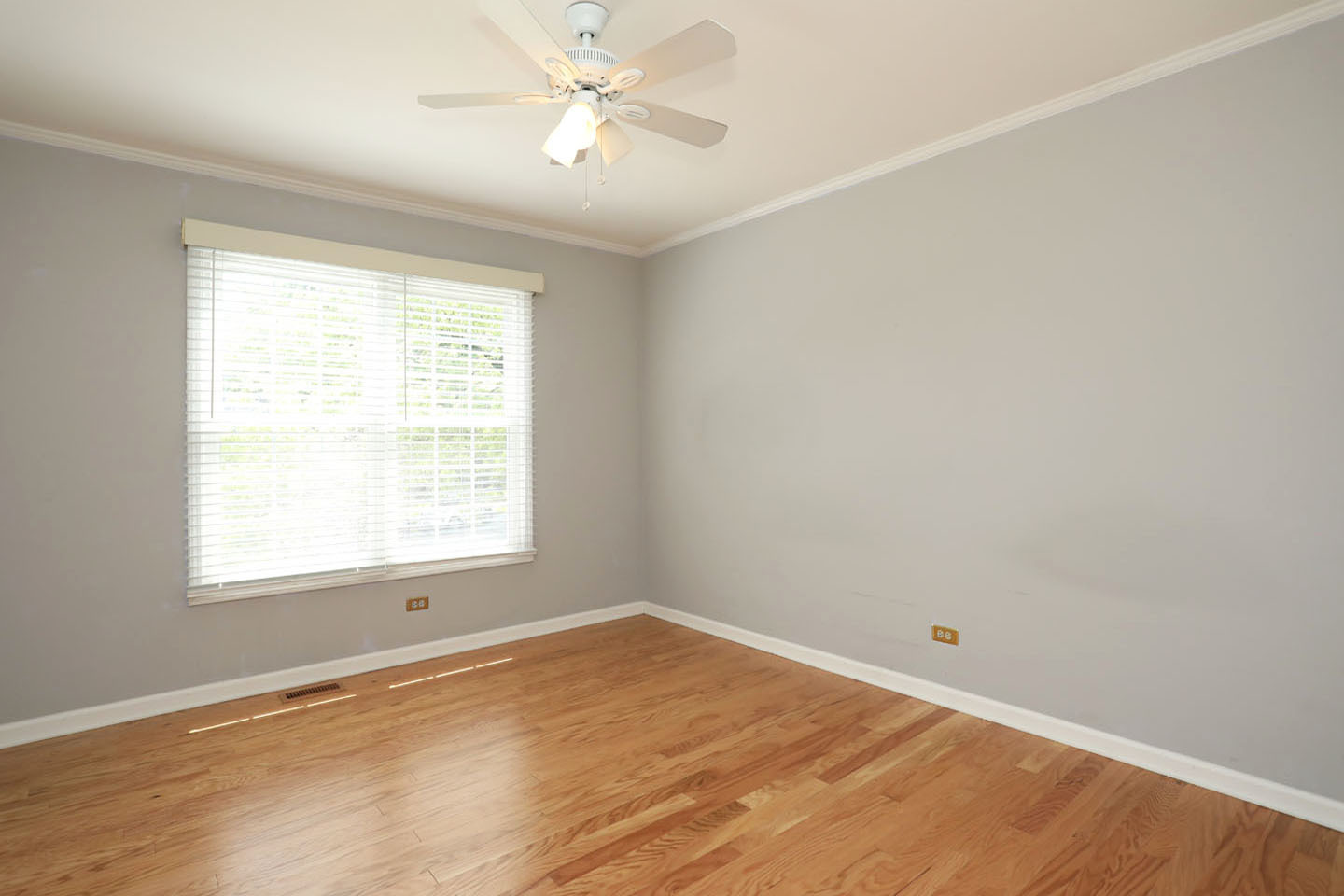 1324 Chartwell Road Schaumburg, IL 60169 - Photo 24 of 36