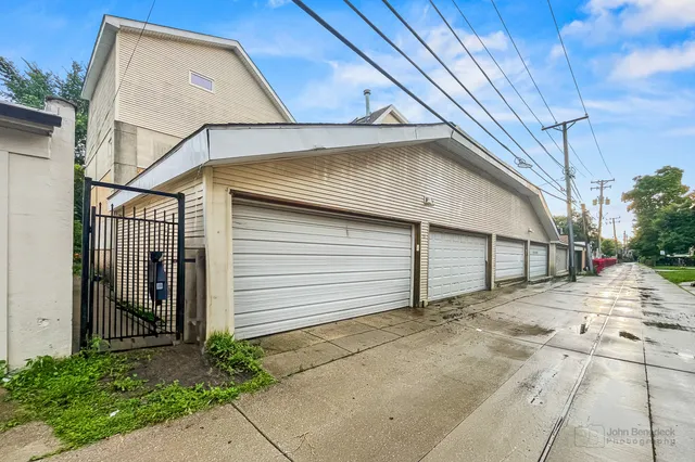 $359,990 | 120 Chicago Avenue, Unit A, Oak Park, IL 60302