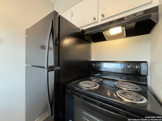 $925 | 2802 Lasses Boulevard, Unit 8, San Antonio, TX 78223