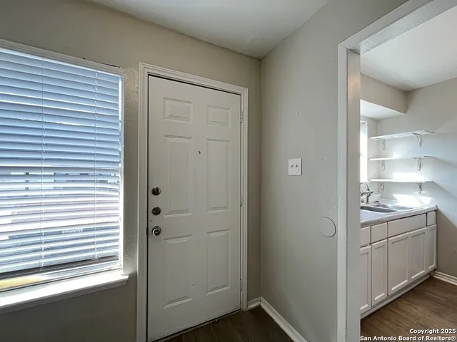 $925 | 2802 Lasses Boulevard, Unit 8, San Antonio, TX 78223