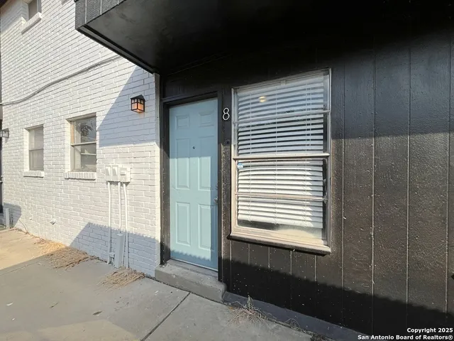 $925 | 2802 Lasses Boulevard, Unit 8, San Antonio, TX 78223