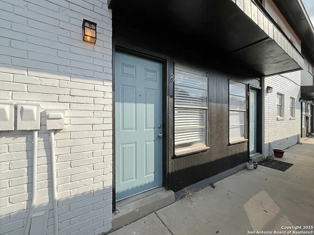$925 | 2802 Lasses Boulevard, Unit 8, San Antonio, TX 78223