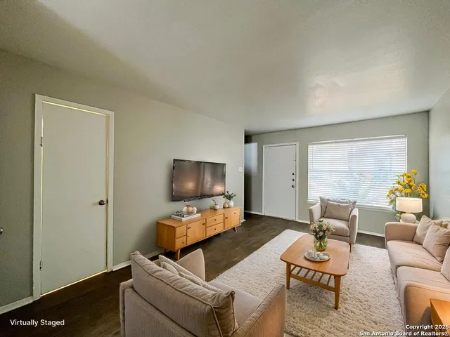 $925 | 2802 Lasses Boulevard, Unit 8, San Antonio, TX 78223