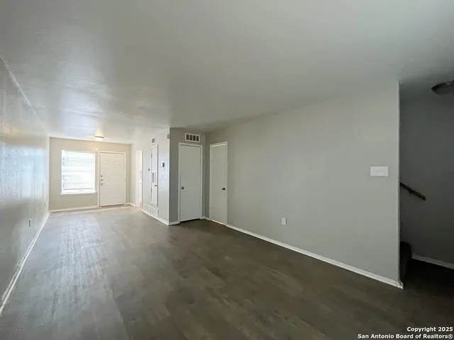 $925 | 2802 Lasses Boulevard, Unit 8, San Antonio, TX 78223