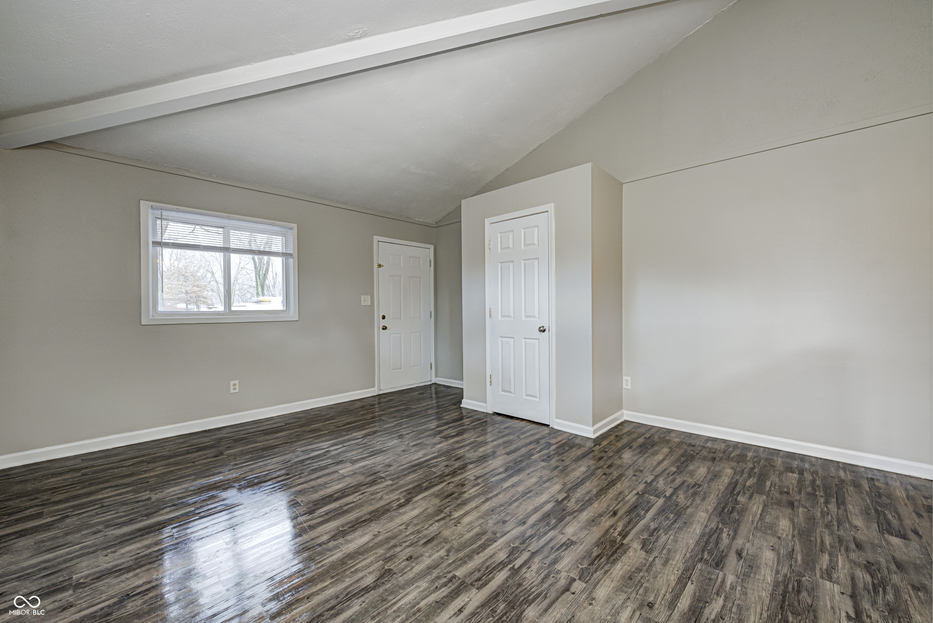 8467 Bluff Road Indianapolis, IN 46217 - Photo 3 of 18
