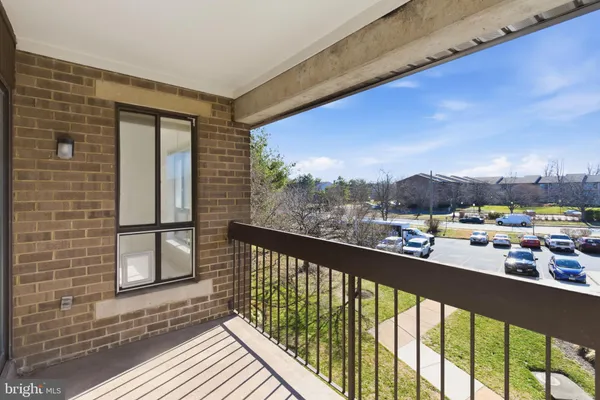 $285,000 | 561 Florida Avenue, Unit 204, Herndon, VA 20170