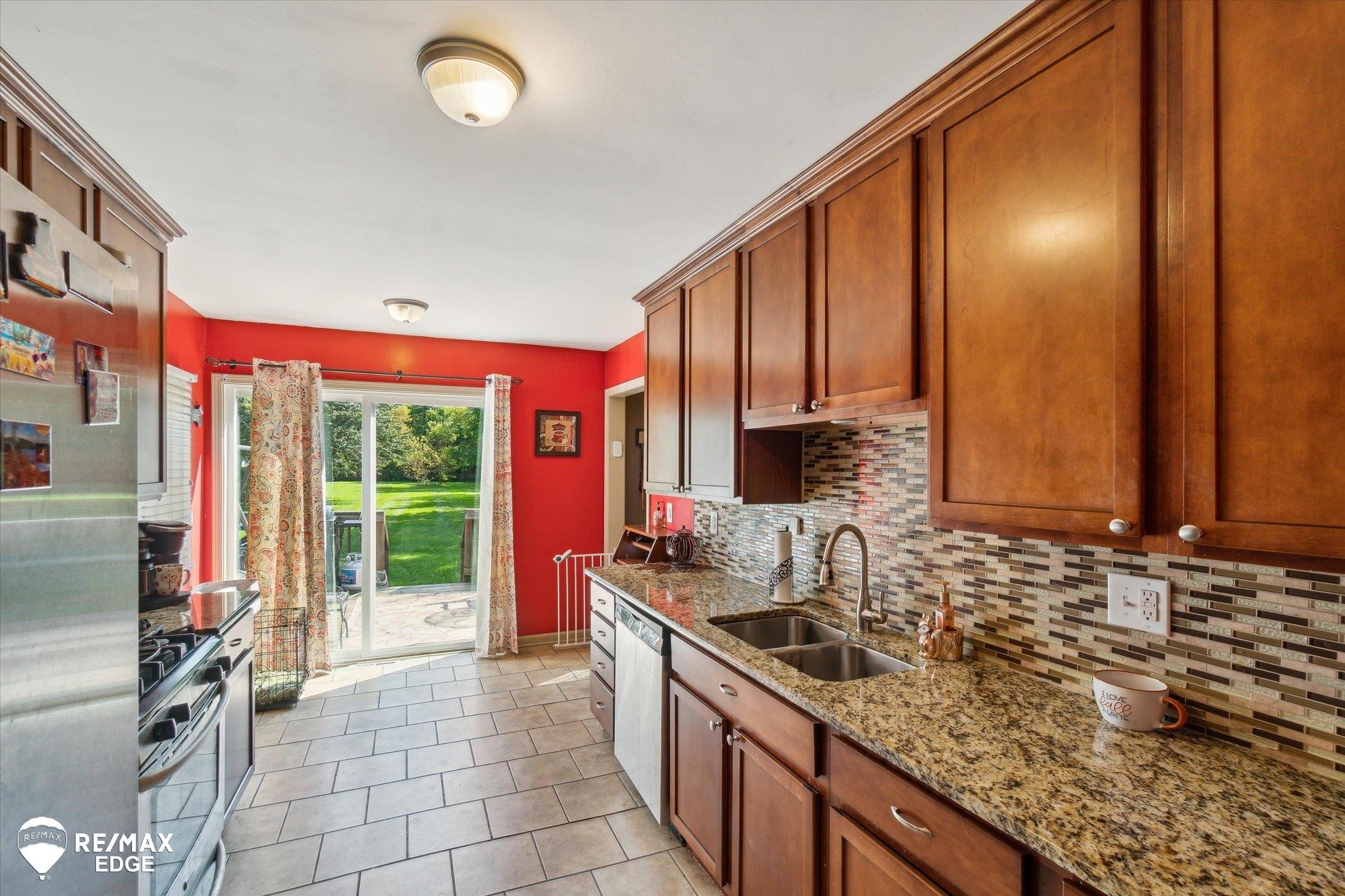 2197 Howe Road Burton, MI 48519 - Photo 14 of 37 50123004-13.JPG
