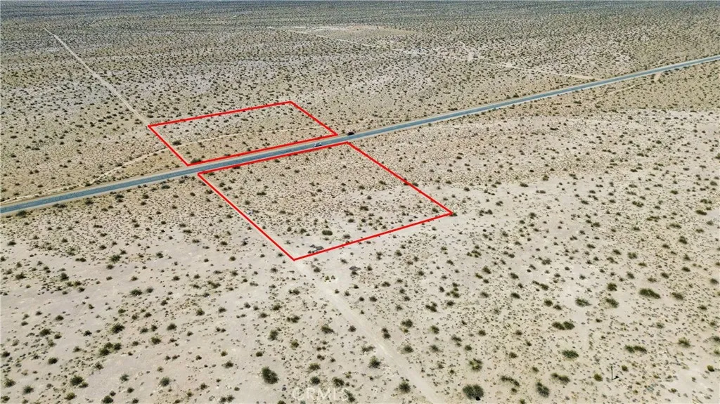 465 Shadow Mountain Road Helendale, CA 92342 - Photo 7 of 14 a picture of a bench