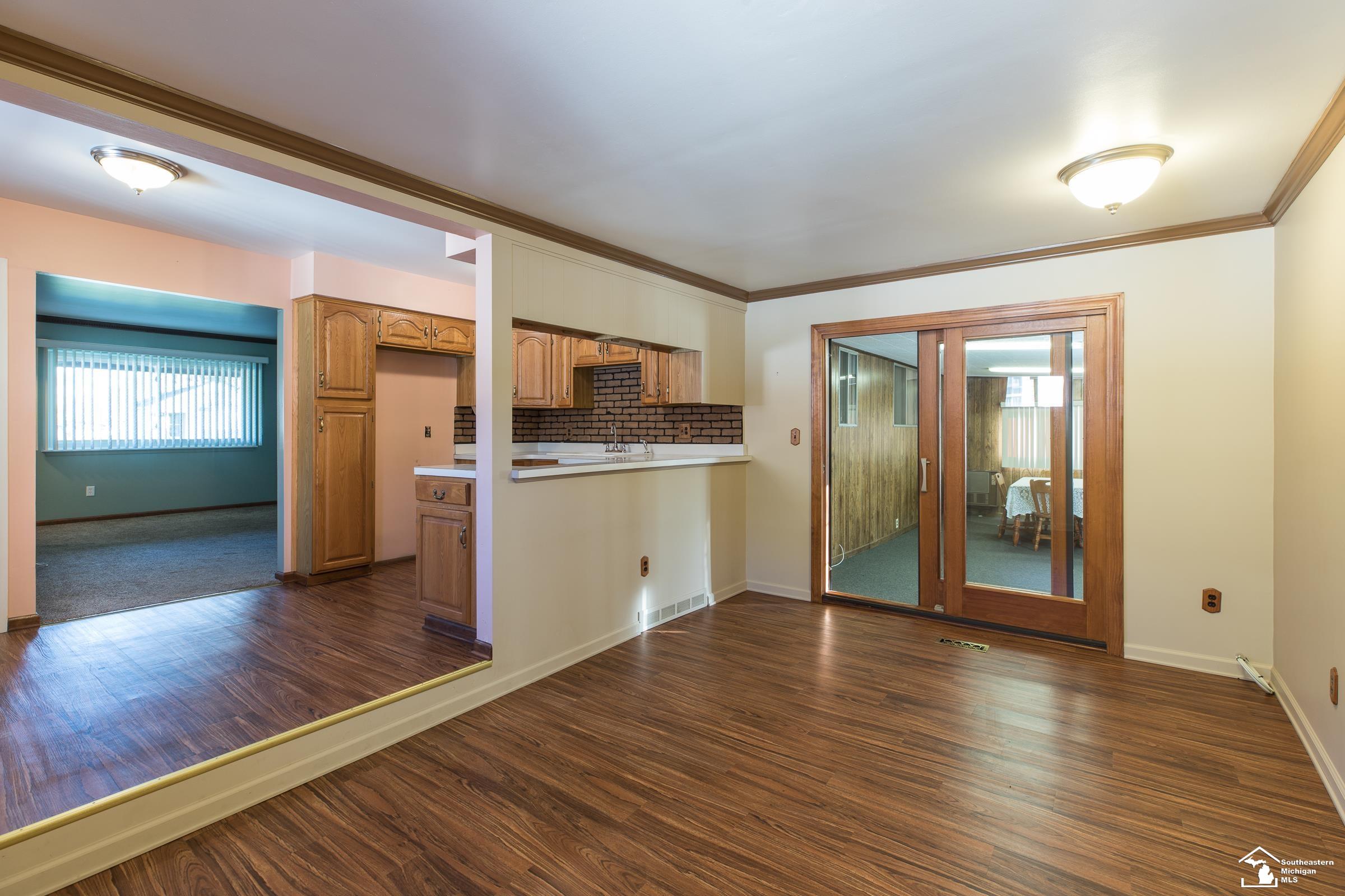 14876 Reeck Road Southgate, MI 48195 - Photo 10 of 23 50160680-ca976c1e-f45d-4779-a26c-9735b823da1b.JPG