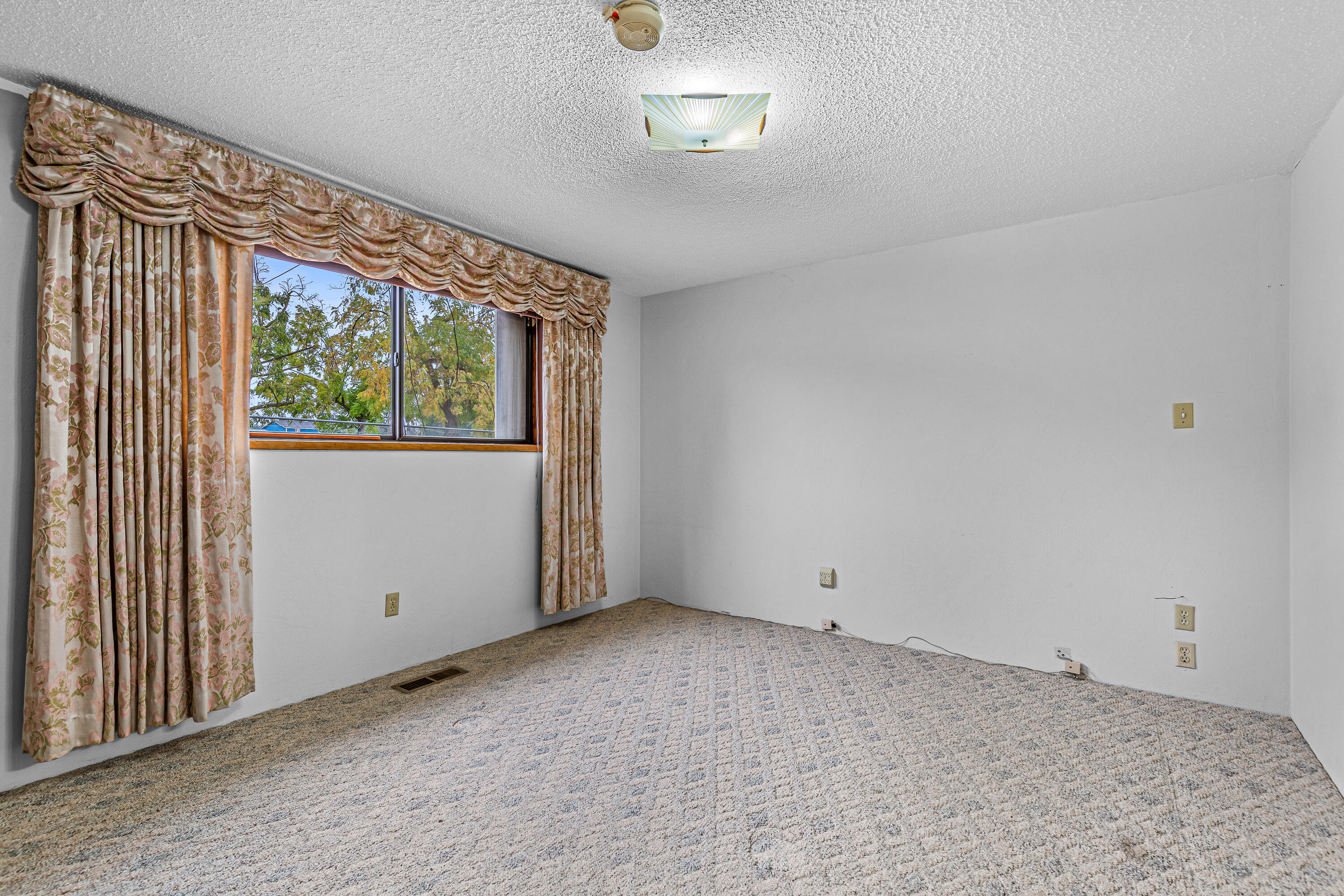1771 Camp Baker Road Medford, OR 97501 - Photo 14 of 38 A14