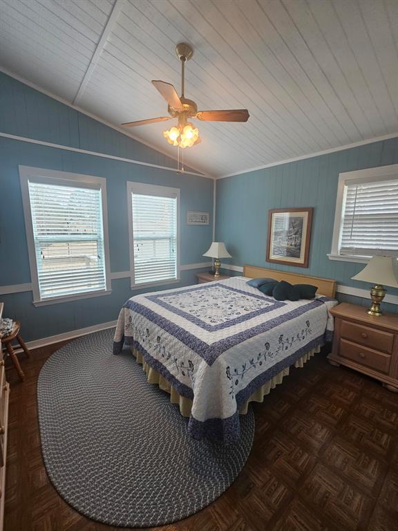 3347 Bandera Street Athens, TX 75752 - Photo 8 of 17 a living room with a bed and a table