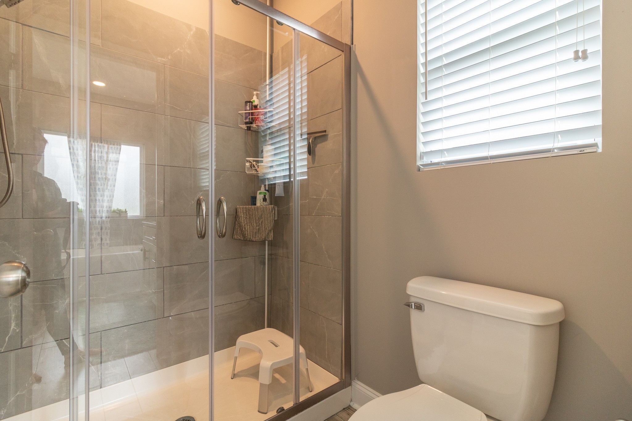167 Fieldstone Lane Springfield, TN 37172 - Photo 25 of 36 a bathroom with a toilet and shower