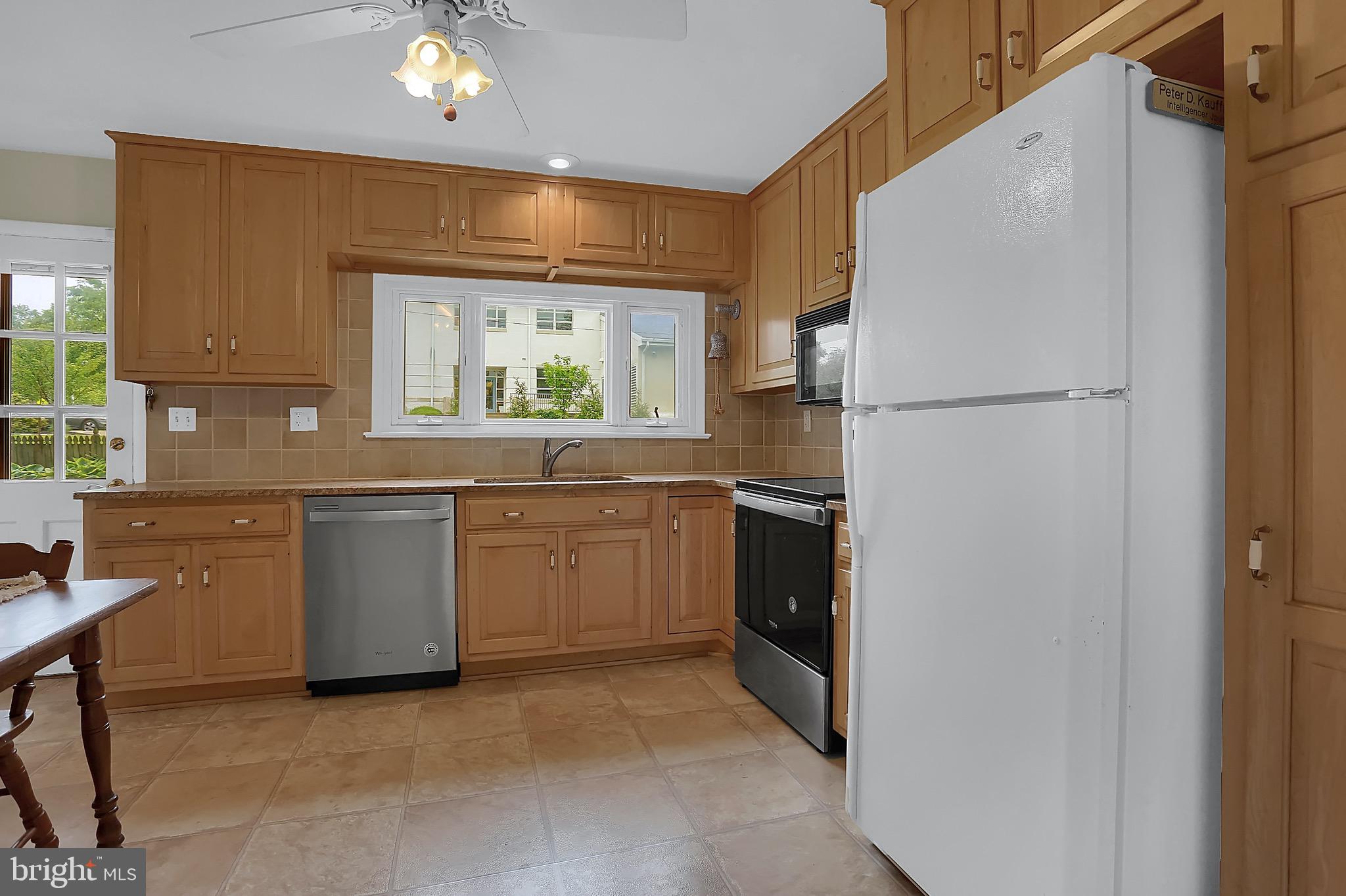 1213 Hillcrest Road Lancaster, PA 17603 - Photo 14 of 35 Gallery Image 14