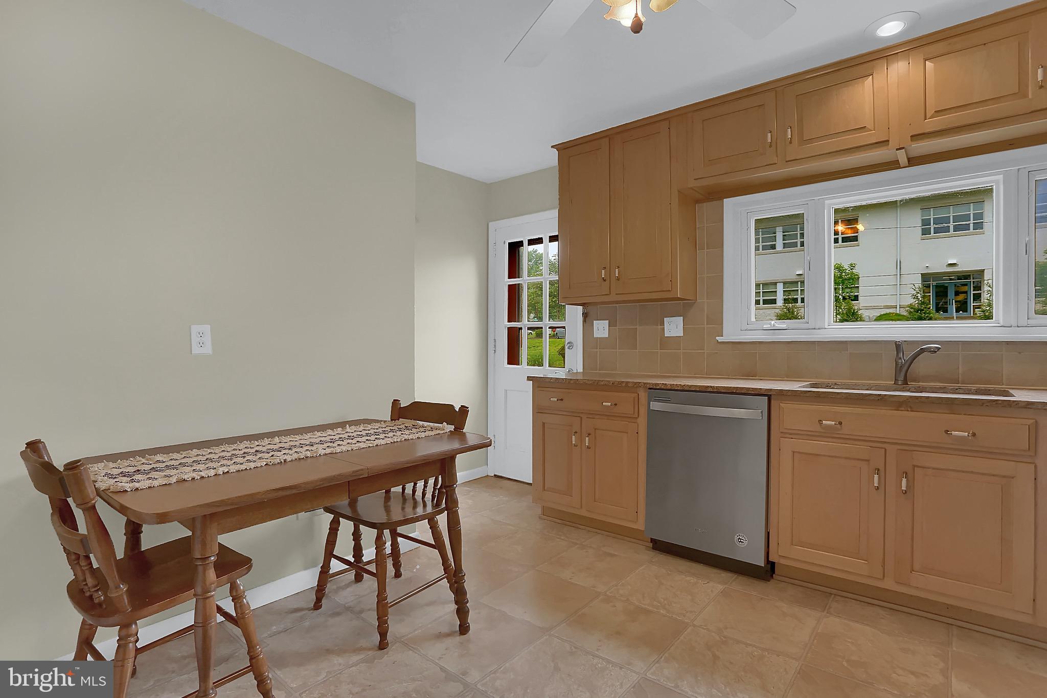 1213 Hillcrest Road Lancaster, PA 17603 - Photo 15 of 35 Gallery Image 15