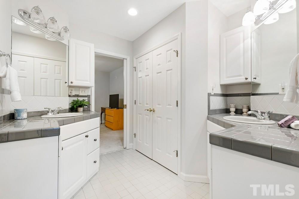 4 Crepe Myrtle Place Durham, NC 27705 - Photo 21 of 30 4 Crepe Myrtle Place - Downstairs Jack and Jill Bathroom