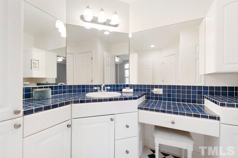 4 Crepe Myrtle Place Durham, NC 27705 - Photo 23 of 30 4 Crepe Myrtle Place - Upstairs Jack and Jill Bathroom