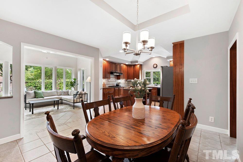 4 Crepe Myrtle Place Durham, NC 27705 - Photo 7 of 30 4 Crepe Myrtle Place - Breakfast Room