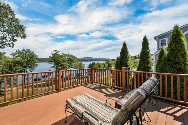 $1,385,000 | 23 Rose Point, Laconia, NH 03246