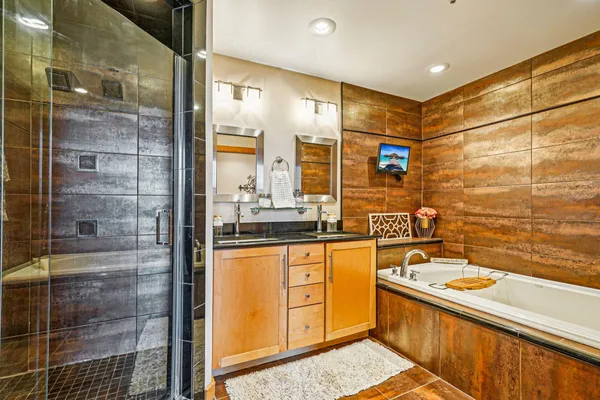 $600,000 | 413 North 2nd Street, Unit 570, Milwaukee, WI 53203